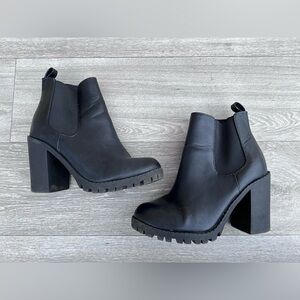 Women’s boots size 7.5 unbranded